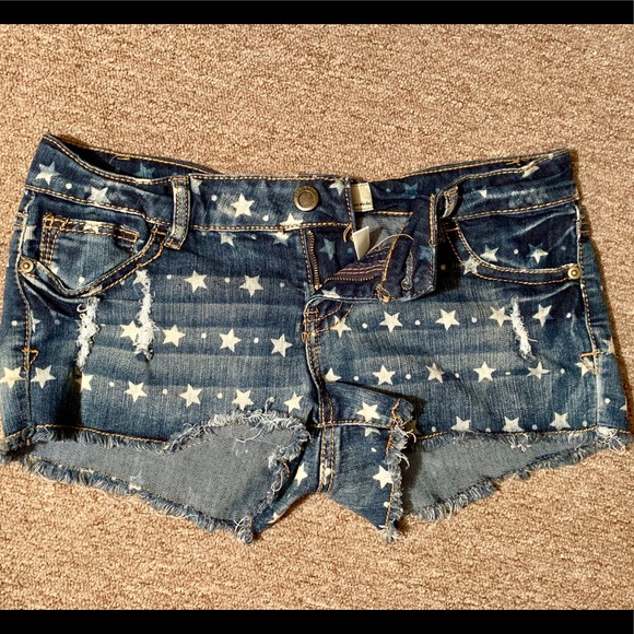 Brand New! 1st Kiss Star Denim Mini Shorts - Picture 2 of 5